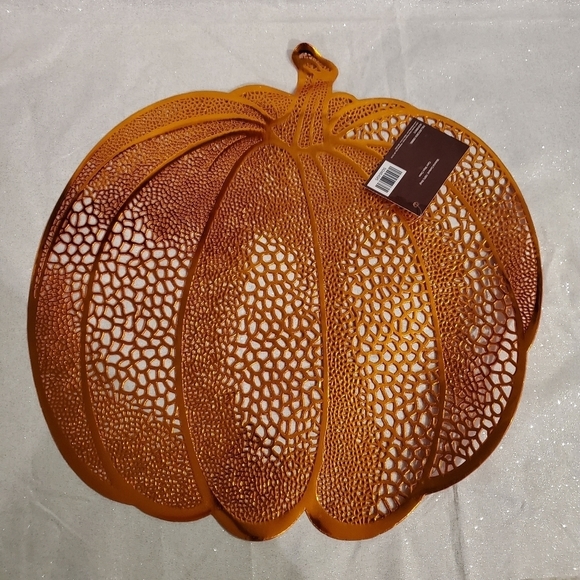 NEW set of 4 Orange Pumpkin Placemats - Picture 2 of 3